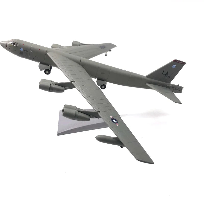 B-52 Stratofortress USAF 1:200 Diecast Model