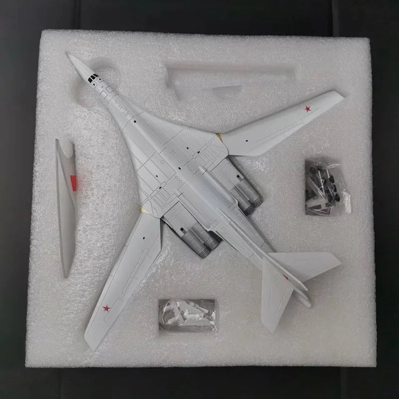 Tu-160 Blackjack Russia 1:200 Diecast Model