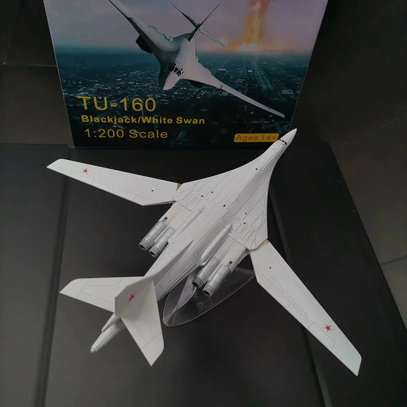 Tu-160 Blackjack Russia 1:200 Diecast Model