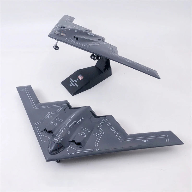 B-2A Spirit Stealth Bomber USAF 1:200 Diecast Model