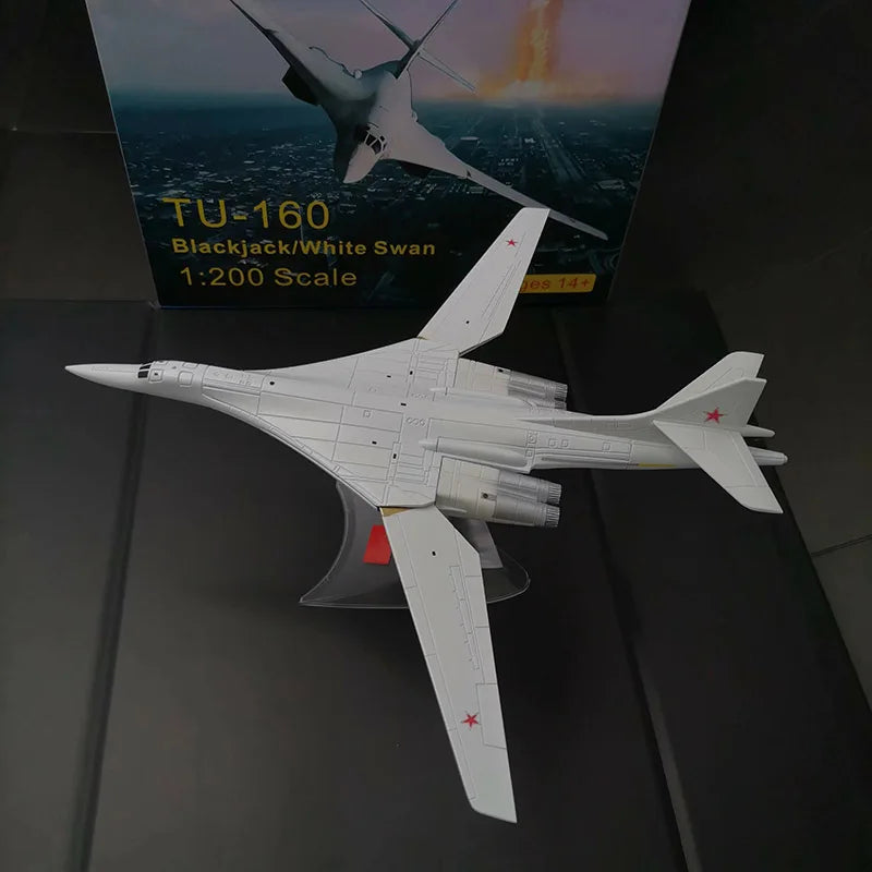 Tu-160 Blackjack Russia 1:200 Diecast Model